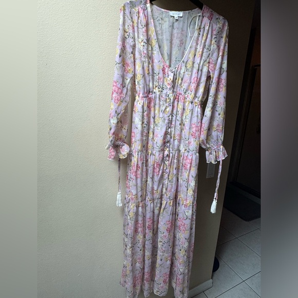 🌸 Natural Splendor Lavender Floral Print Maxi Dress🌸 - Picture 4 of 8